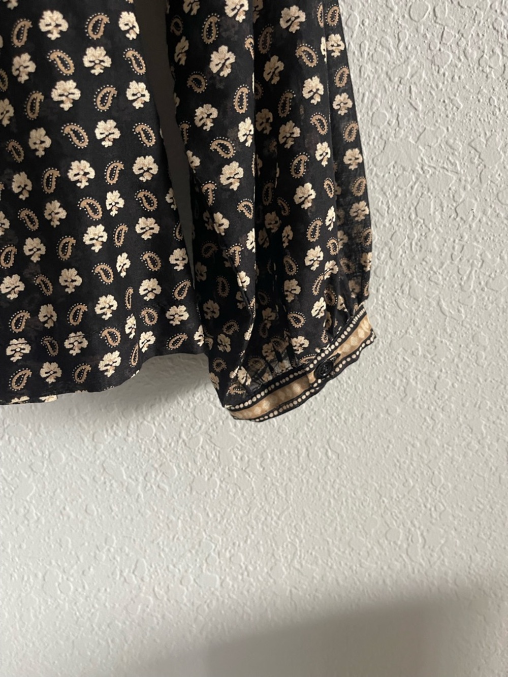 Doen Black with Cream Accents Tie-Neck Peasant Blouse - Picture 13 of 14